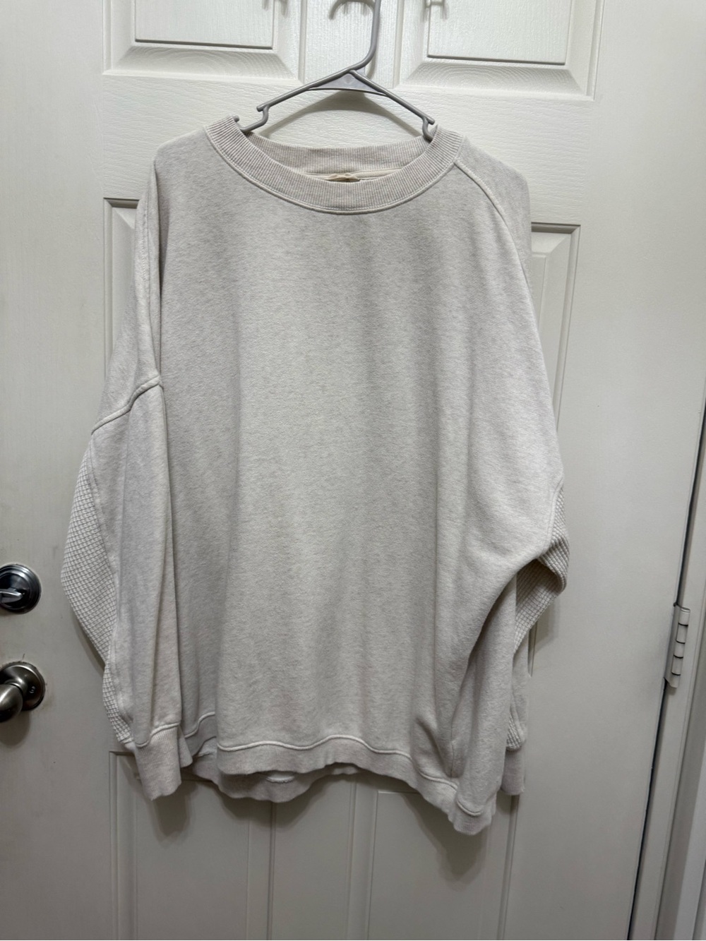 Women’s Casual Crewneck Sweatshirt in Light Beige
